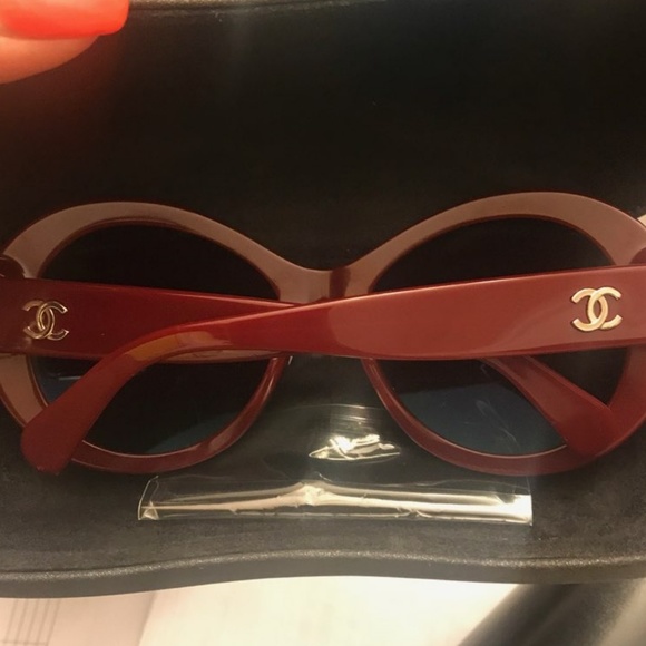 CHANEL Oval Sunglasses - Picture 4 of 7